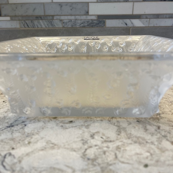 Lalique Crystal Coupe Roses Square Bowl - Picture 4 of 14